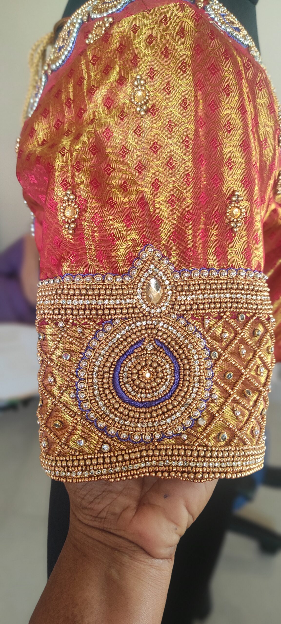 Aari embroidery classes in Chennai: create stunning Expert Embroidery designs